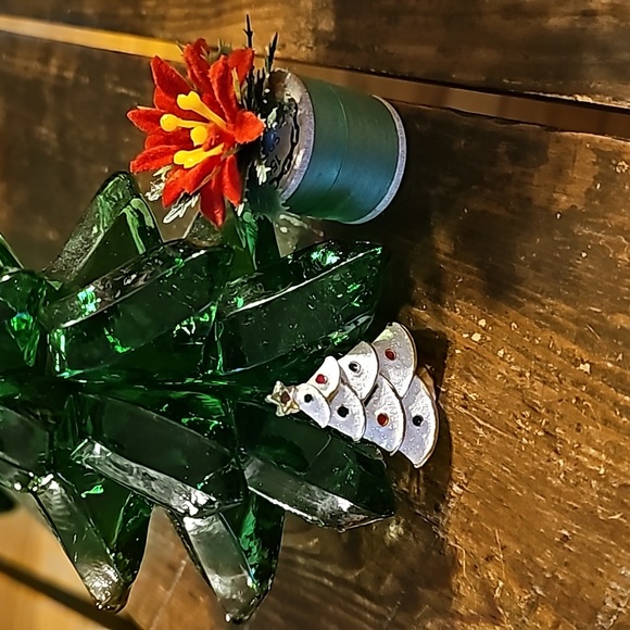 VINTAGE Glitter Christmas Tree Brooch - Picture 7 of 13